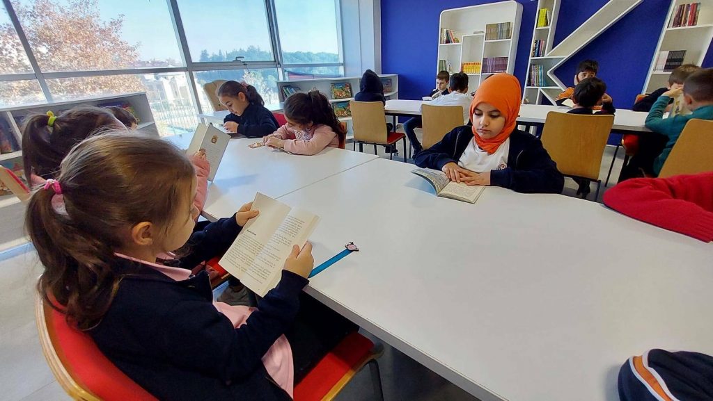 SEÇKİN OKUR SEÇEREK OKUR